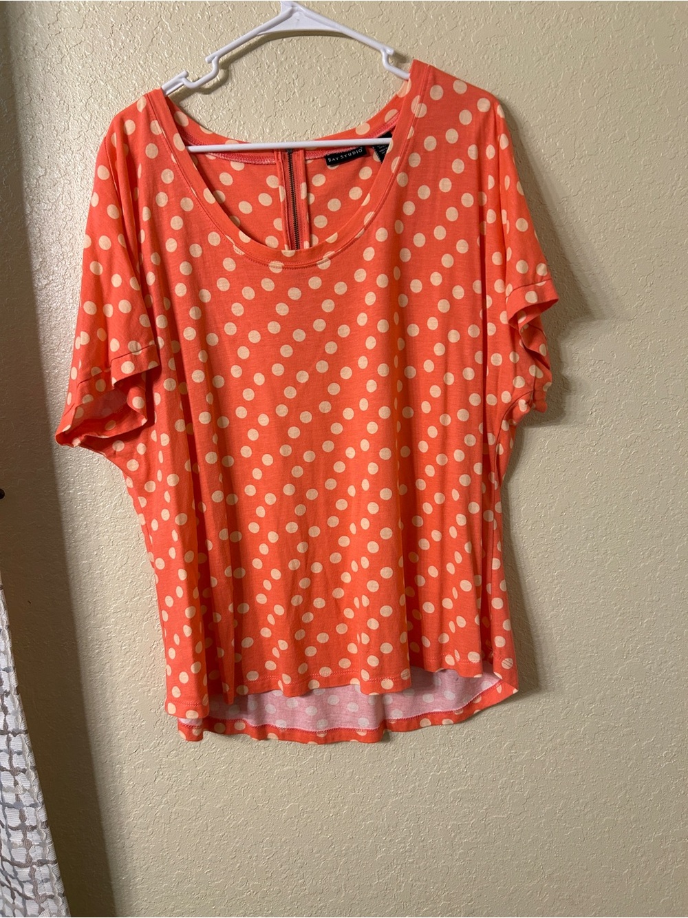 Bay Studio Coral Orange Polka Dot Scoop Neck Top XL Exposed Back Zipper EUC- L64